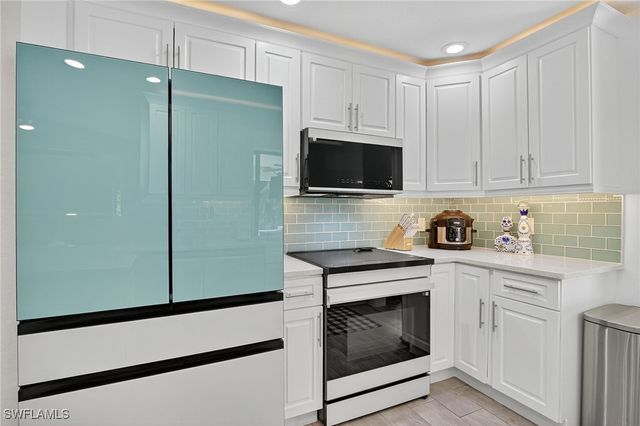 5270 Berkeley DR, Naples, FL 34112