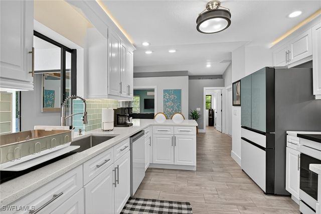 5270 Berkeley DR, Naples, FL 34112