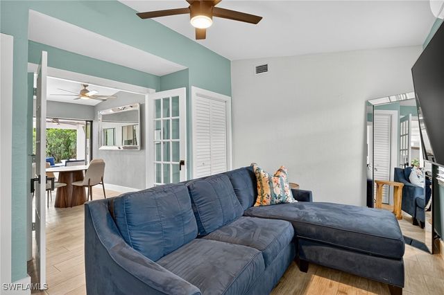 5270 Berkeley DR, Naples, FL 34112