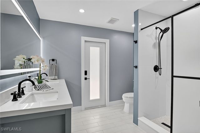 5270 Berkeley DR, Naples, FL 34112