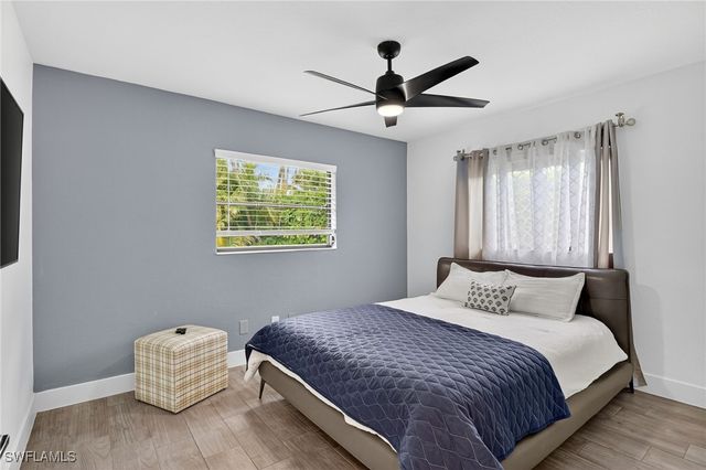 5270 Berkeley DR, Naples, FL 34112