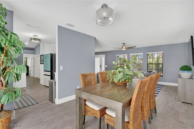 5270 Berkeley DR, Naples, FL 34112