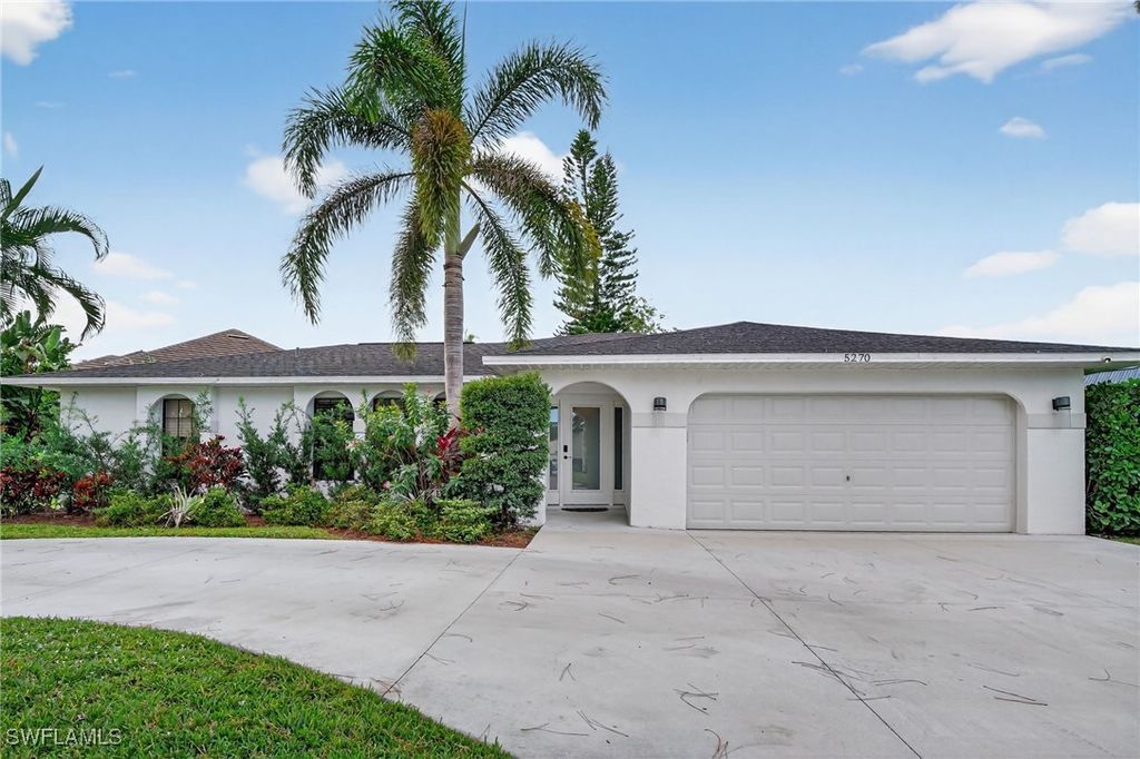 5270 Berkeley DR, Naples, FL 34112