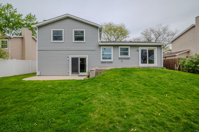 106 S Elroy Avenue, Bartlett, IL 60103