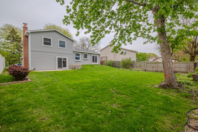 106 S Elroy Avenue, Bartlett, IL 60103