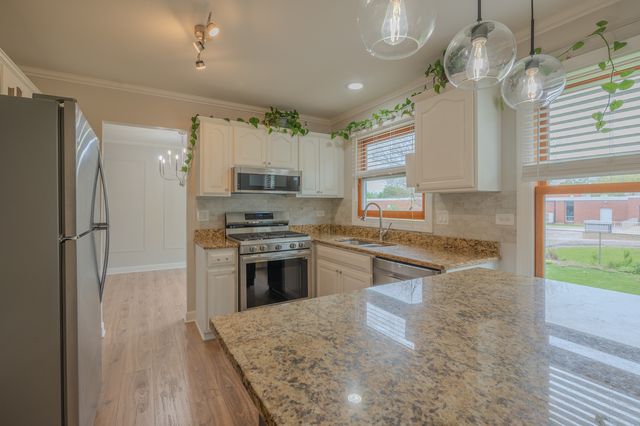 106 S Elroy Avenue, Bartlett, IL 60103
