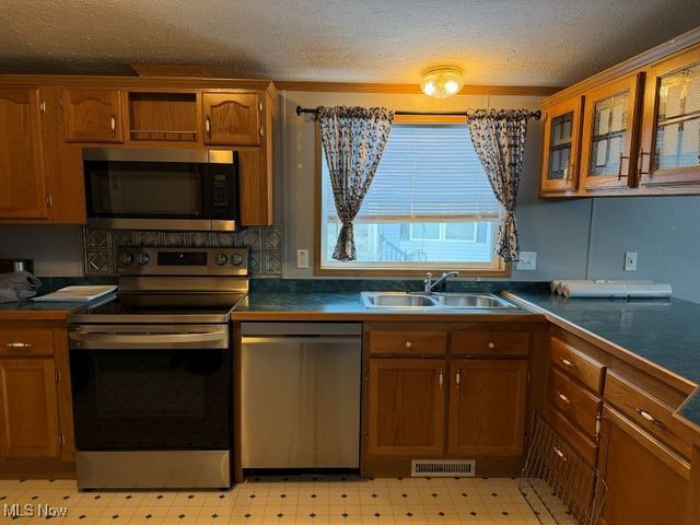 73 Periwinkle Drive, Olmsted Twp, OH 44138