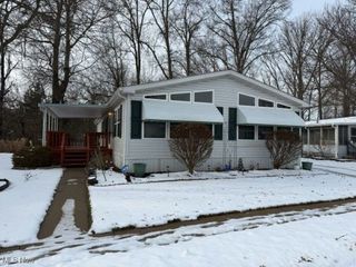 73 Periwinkle Drive, Olmsted Twp, OH 44138