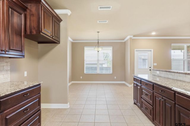 807 Jaxon Drive, Whitehouse, TX 75791