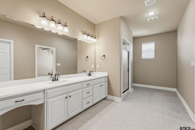 807 Jaxon Drive, Whitehouse, TX 75791