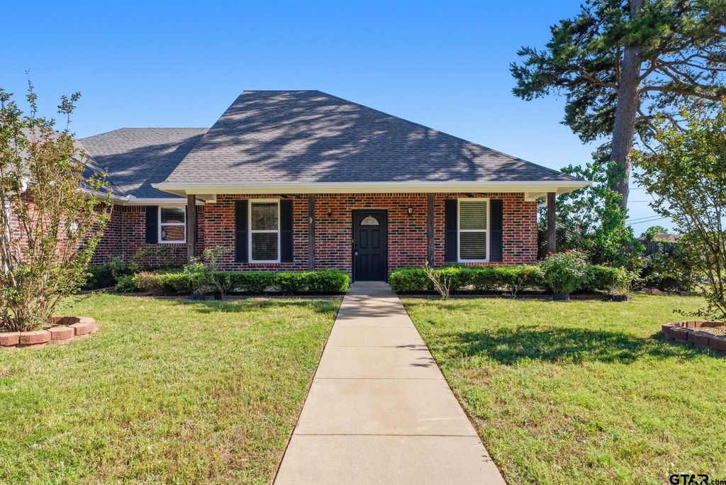 807 Jaxon Drive, Whitehouse, TX 75791