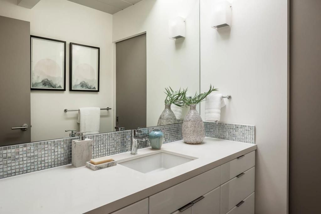 Image 13 of property listing at 618 Wildwood Lane, Palo Alto, CA 94303