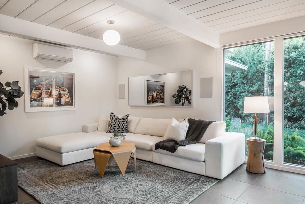 Image 9 of property listing at 618 Wildwood Lane, Palo Alto, CA 94303