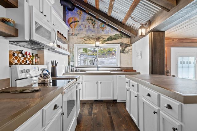 12 Moffat St Street, Monteagle, TN 37356