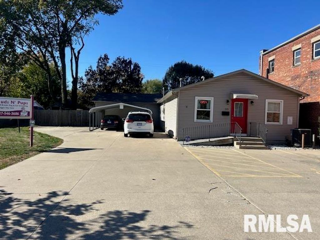 235 N English Avenue, Springfield, IL 62702