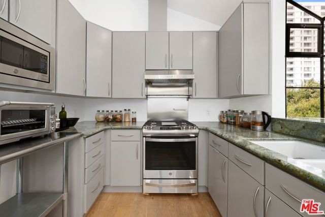 43 Sea Colony Drive, Santa Monica, CA 90405