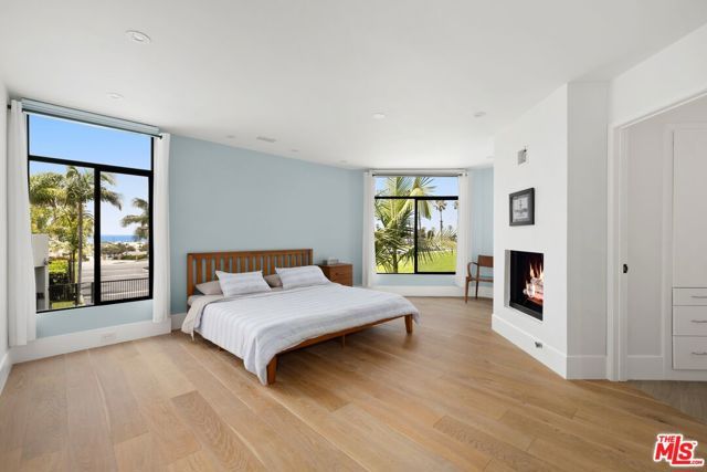 43 Sea Colony Drive, Santa Monica, CA 90405