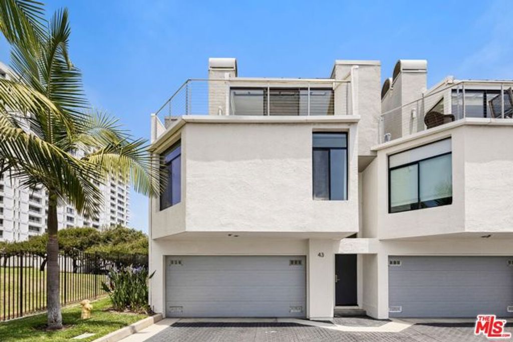 43 Sea Colony Drive, Santa Monica, CA 90405