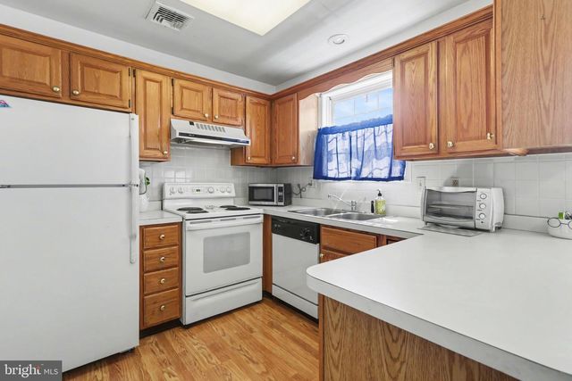 126 W PORTLAND ST, Mechanicsburg, PA 17055