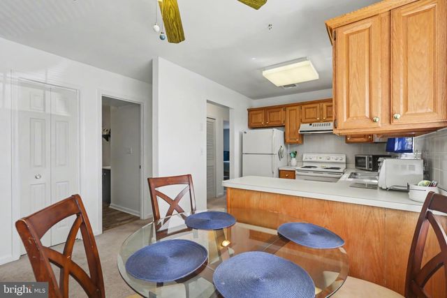 126 W PORTLAND ST, Mechanicsburg, PA 17055