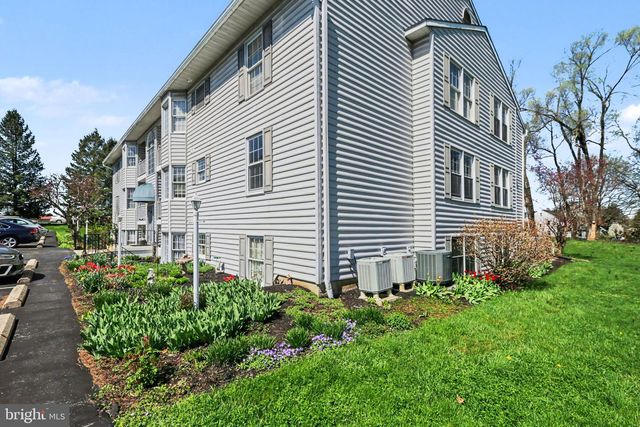 126 W PORTLAND ST, Mechanicsburg, PA 17055