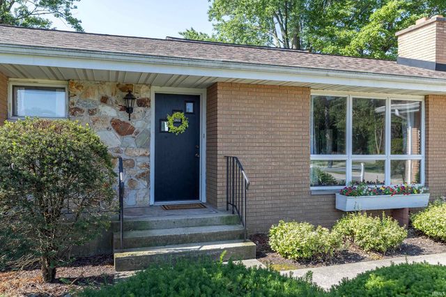 16122 Jackson Road, Mishawaka, IN 46544