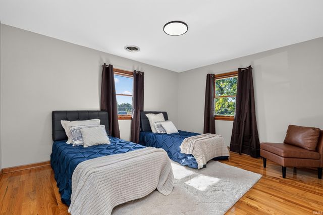 16122 Jackson Road, Mishawaka, IN 46544