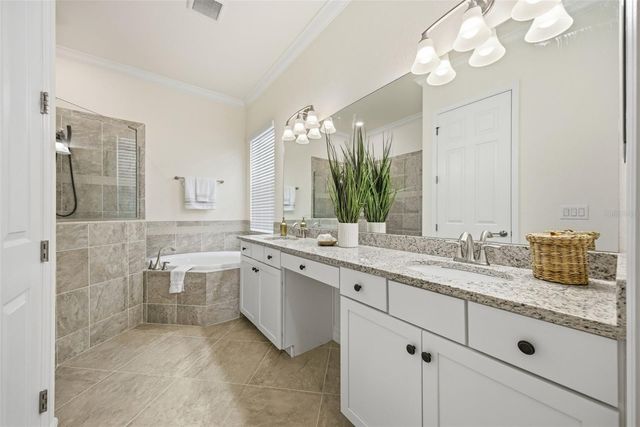 12241 PERENNIAL PLACE, Lakewood Ranch, FL 34211