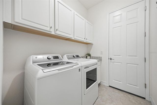 12241 PERENNIAL PLACE, Lakewood Ranch, FL 34211