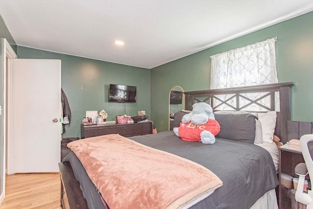 12 Dartmouth Drive, Milford, MA 01757