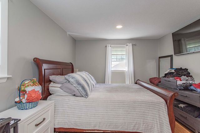 12 Dartmouth Drive, Milford, MA 01757
