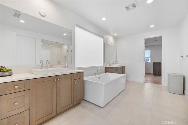 24152 West Corte Ala, Valencia, CA 91354