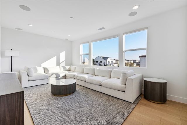 24152 West Corte Ala, Valencia, CA 91354