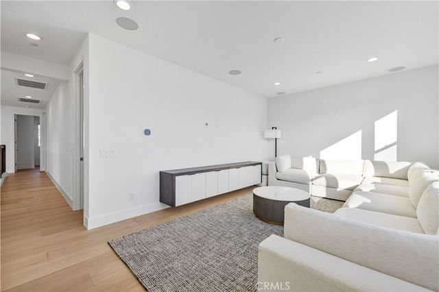 24152 West Corte Ala, Valencia, CA 91354