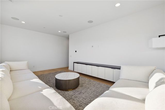 24152 West Corte Ala, Valencia, CA 91354
