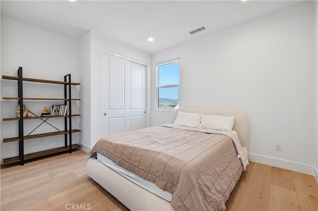 24152 West Corte Ala, Valencia, CA 91354