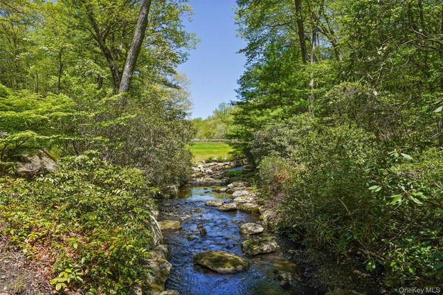 164 Eastwoods Road, Pound Ridge, NY 10576