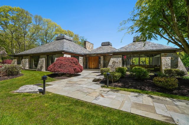 164 Eastwoods Road, Pound Ridge, NY 10576