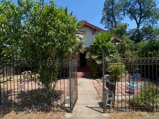 559 W Highland Blvd, San Antonio, TX 78210