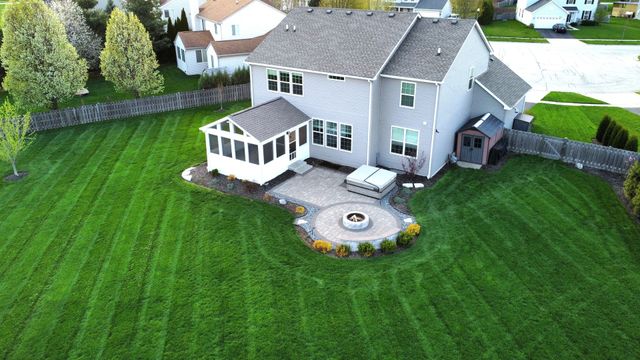 6637 Galway Drive, Mchenry, IL 60050