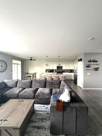 6637 Galway Drive, Mchenry, IL 60050