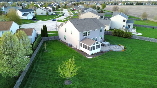 6637 Galway Drive, Mchenry, IL 60050