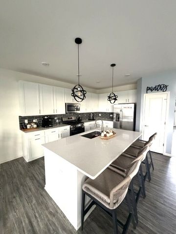 6637 Galway Drive, Mchenry, IL 60050