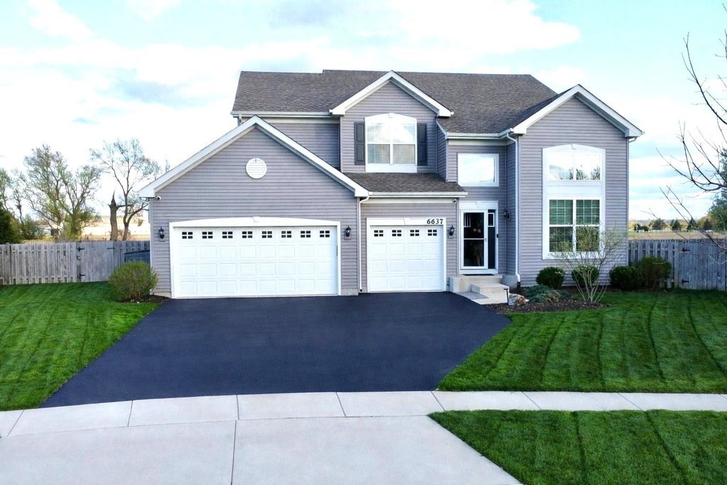 6637 Galway Drive, Mchenry, IL 60050