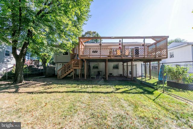 905 W POPLAR RD, Sterling, VA 20164