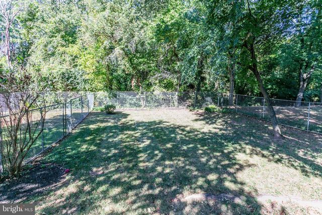 905 W POPLAR RD, Sterling, VA 20164