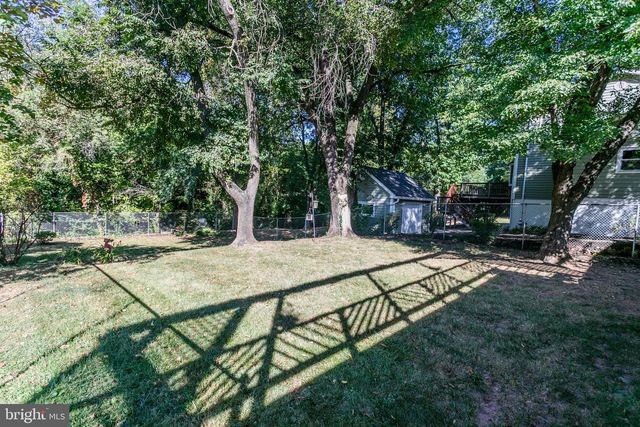 905 W POPLAR RD, Sterling, VA 20164