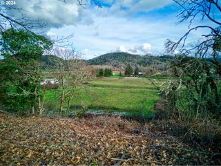 105 Se LEBLEU Ln, Winston, OR 97496