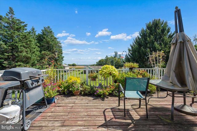 5601 CALVERT DR, Frederick, MD 21703