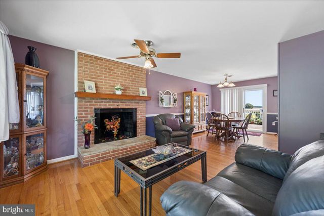 5601 CALVERT DR, Frederick, MD 21703